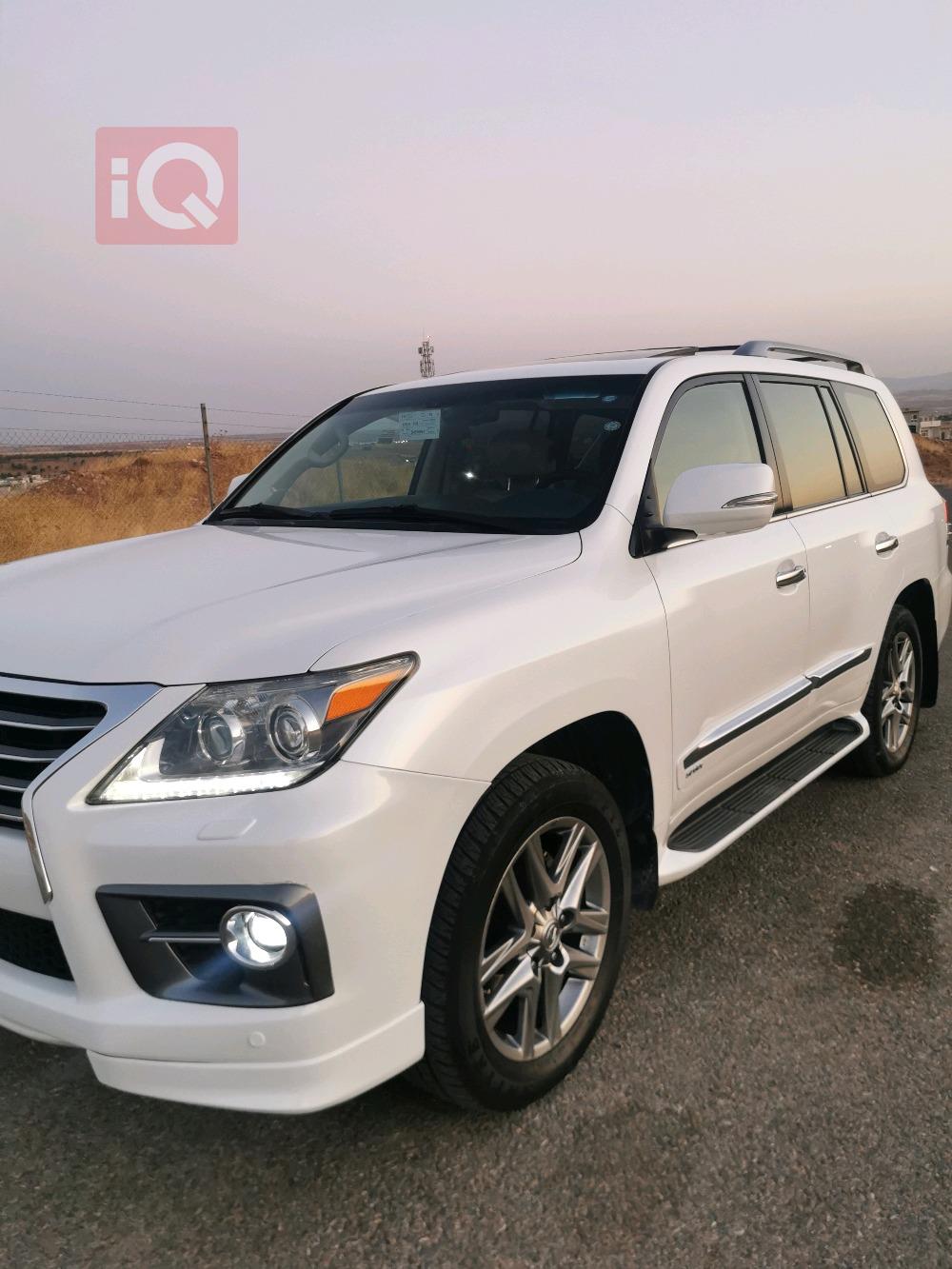 Lexus LX